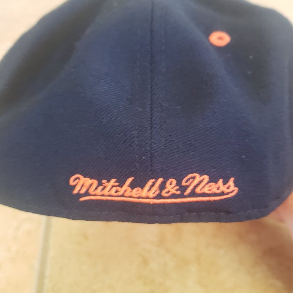 Mitchell & Ness Chicago Bears Fitted Flat Brim Hat - Picture 4 of 7